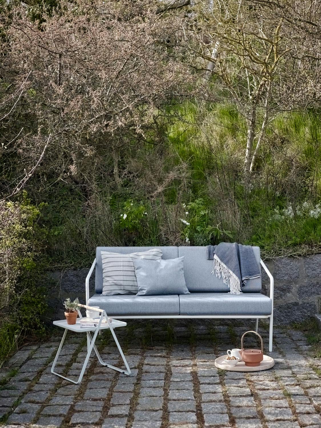 Utesofa for to Hagemøbler i aluminium fra Skagerak